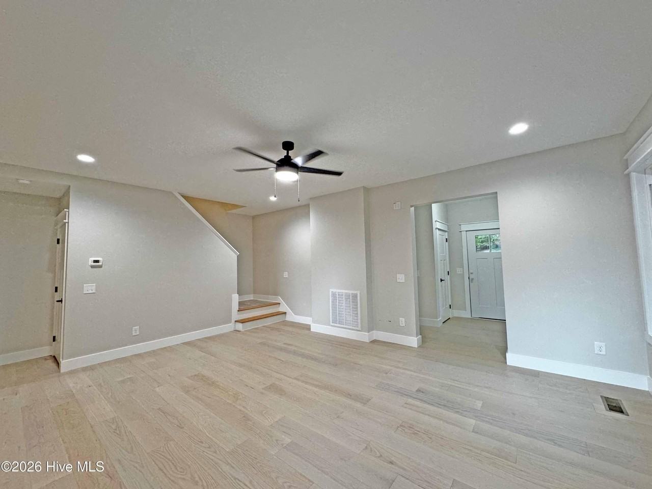 211 N Mcneill St - Photo 3 of 17