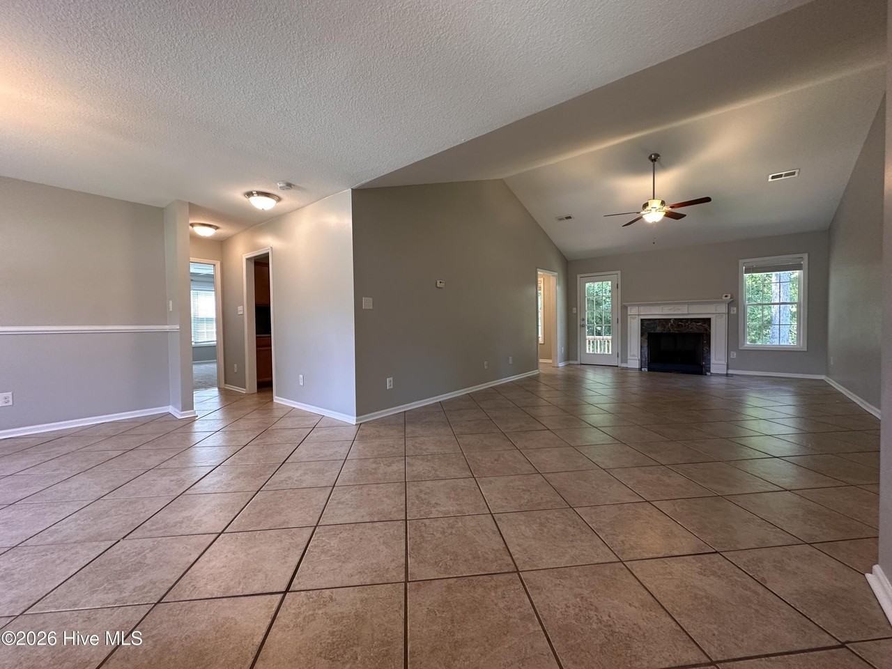 102 Brookhaven Dr - Photo 4 of 41