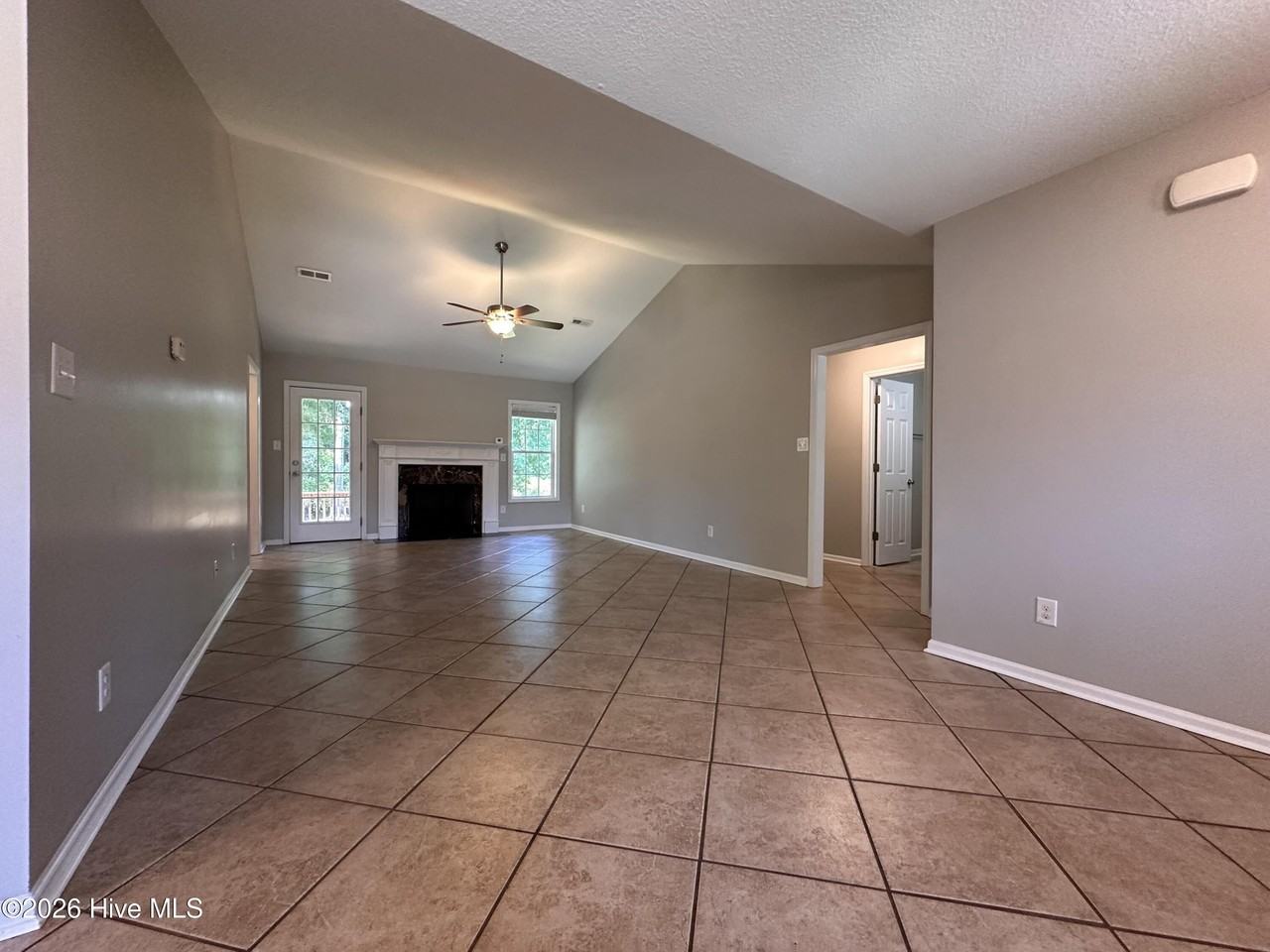 102 Brookhaven Dr - Photo 5 of 41