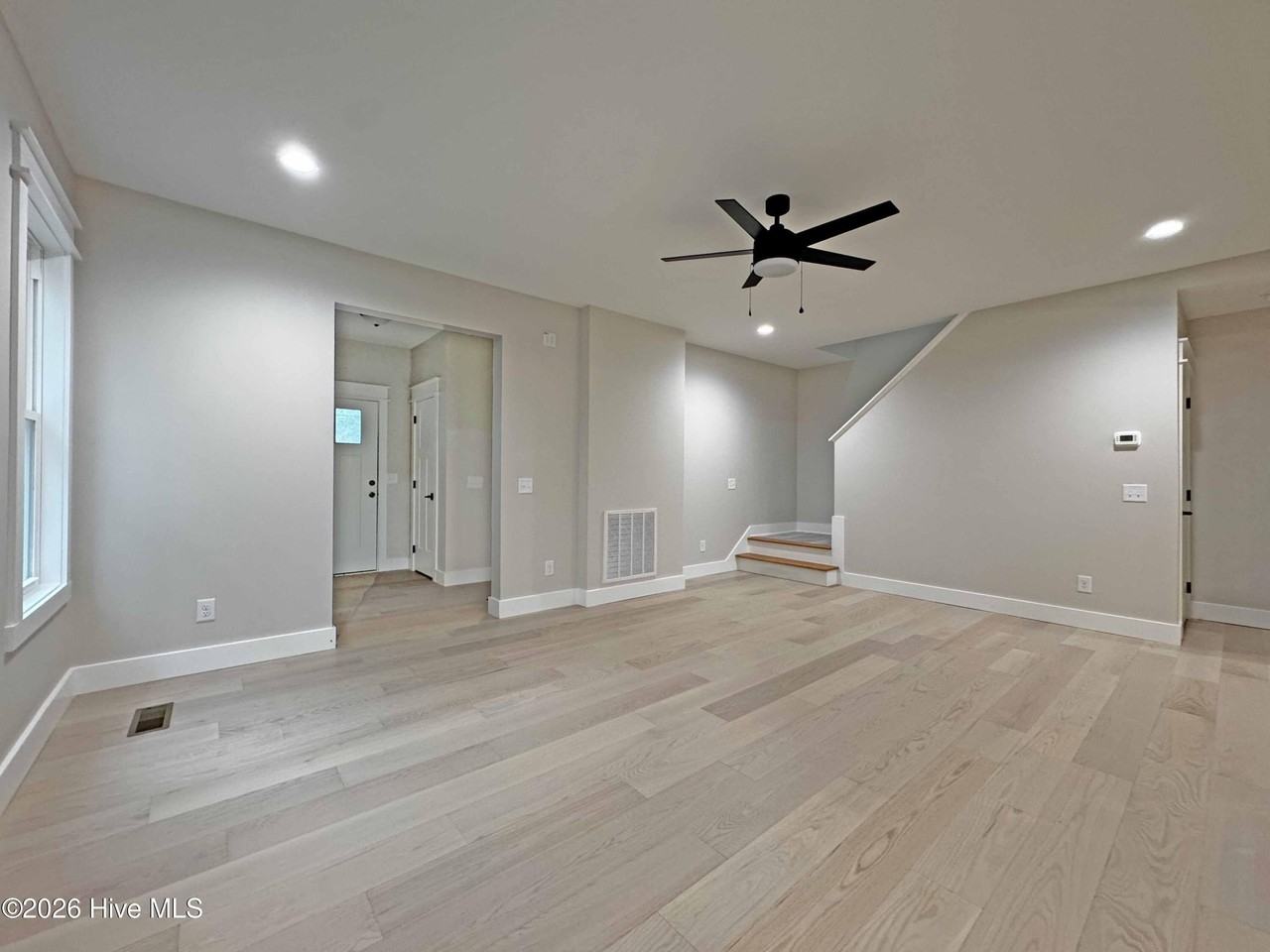 213 N Mcneill St - Photo 3 of 17