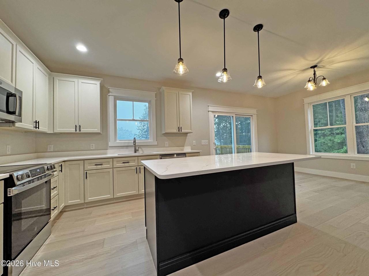 213 N Mcneill St - Photo 6 of 17