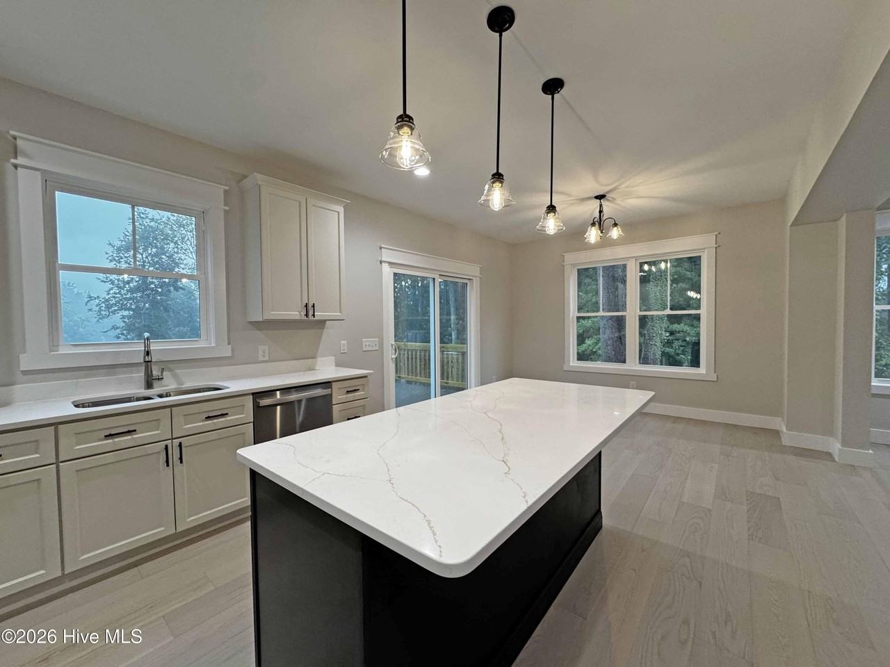 213 N Mcneill St - Photo 7 of 17