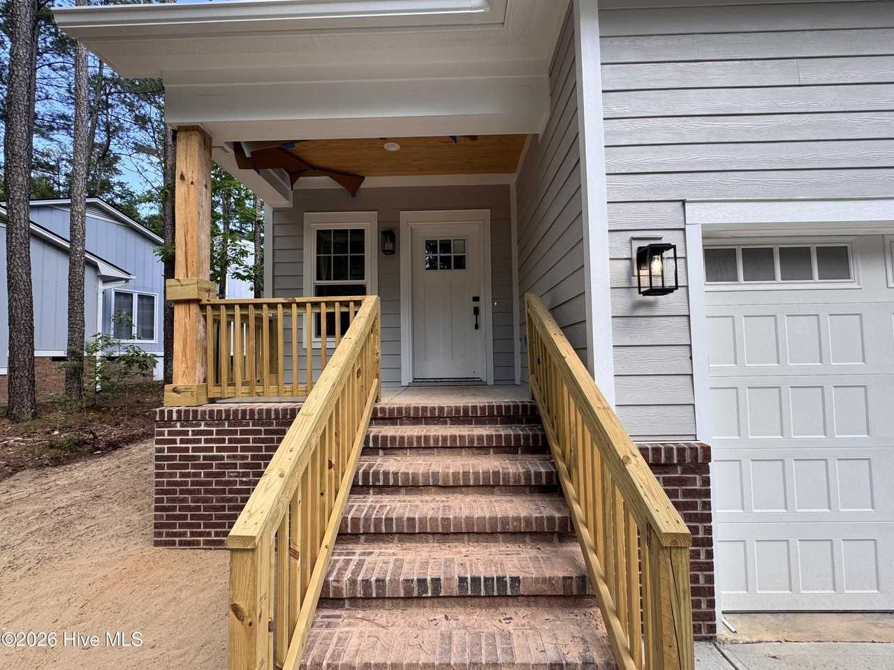 668 Wren Ln - Photo 2 of 30