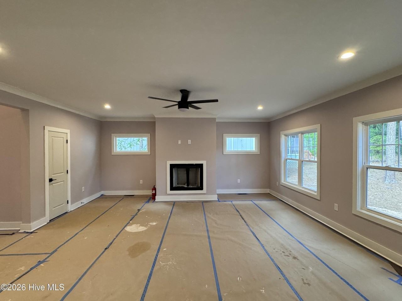 668 Wren Ln - Photo 4 of 30
