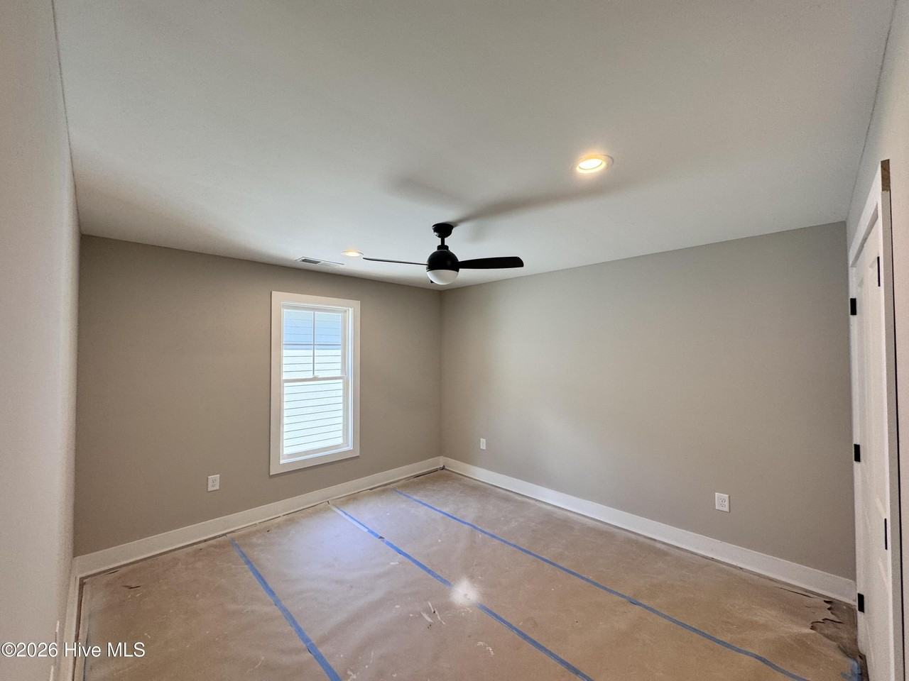 662 Wren Ln - Photo 4 of 26