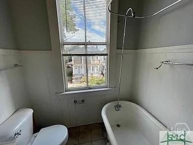 413 E 36th St - Photo 5 of 7