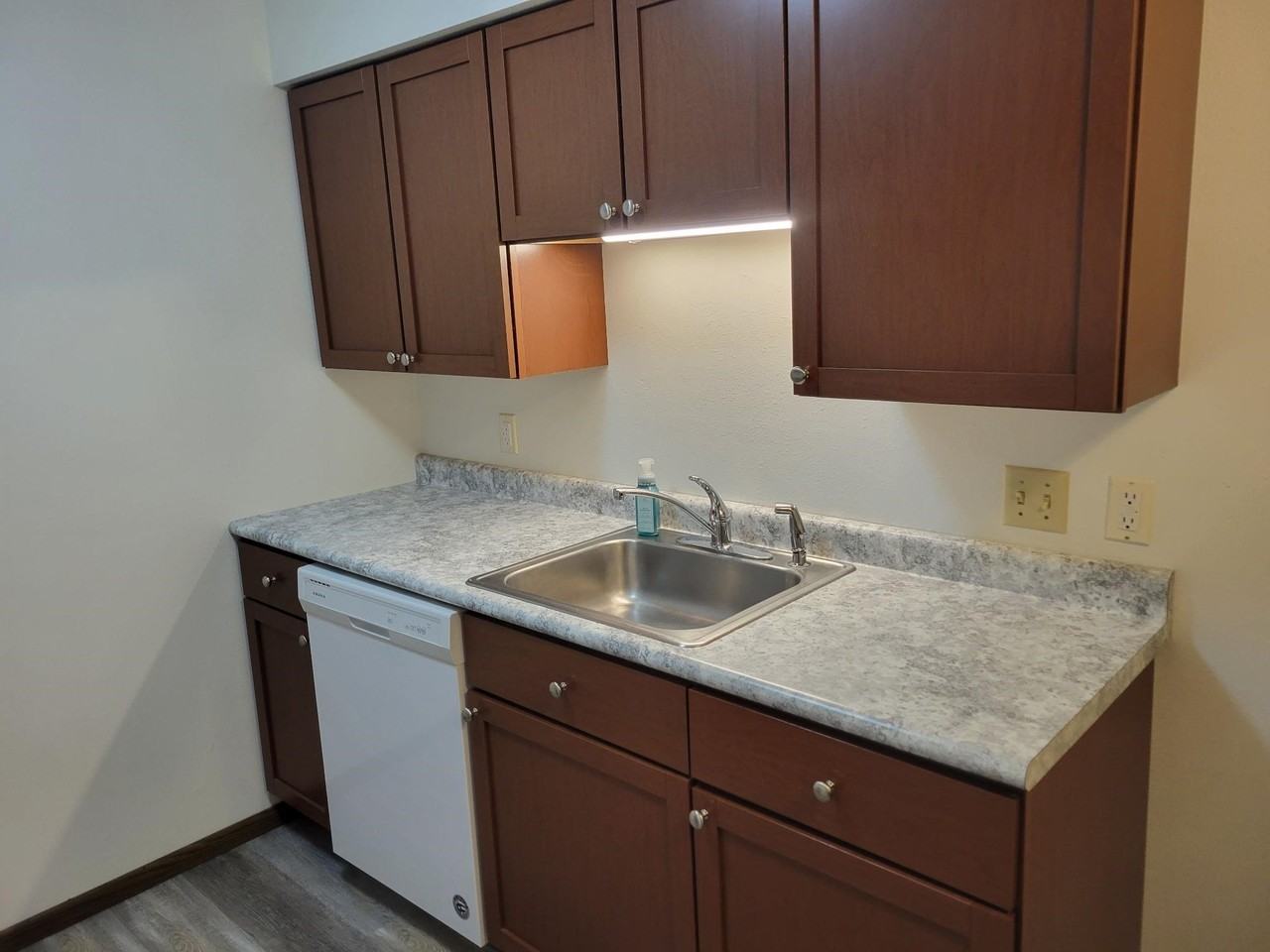 1010 16th St #6 - Photo 5 of 21
