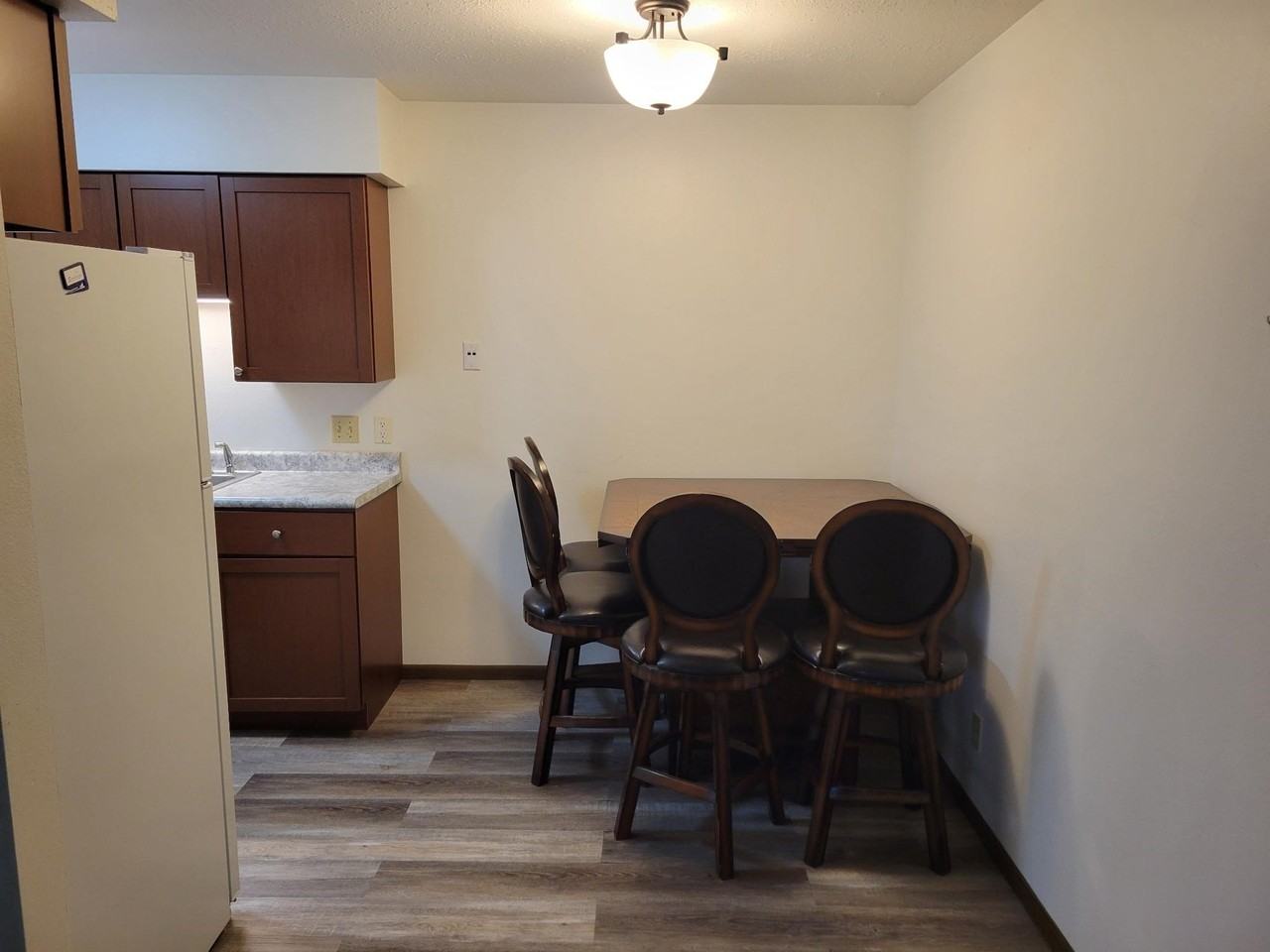1010 16th St #6 - Photo 6 of 21