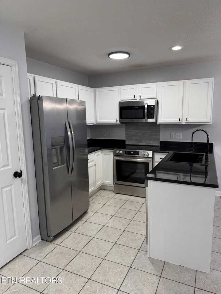 1615 Joe Hinton Rd - Photo 2 of 14