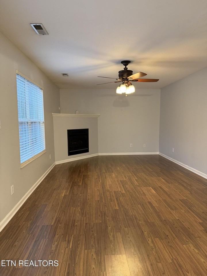 1615 Joe Hinton Rd - Photo 4 of 14
