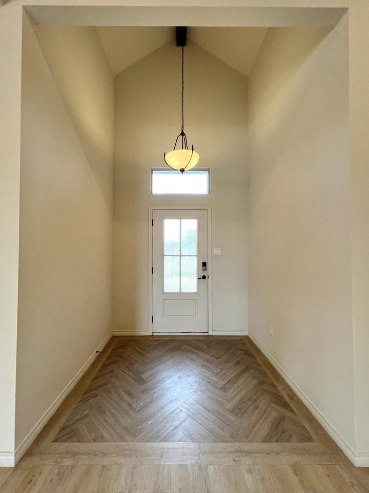 12308 Kenosha Ave - Photo 2 of 25