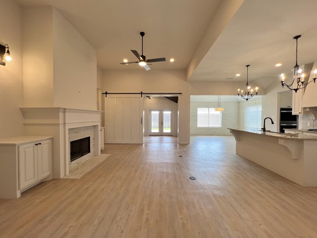 12308 Kenosha Ave - Photo 4 of 25