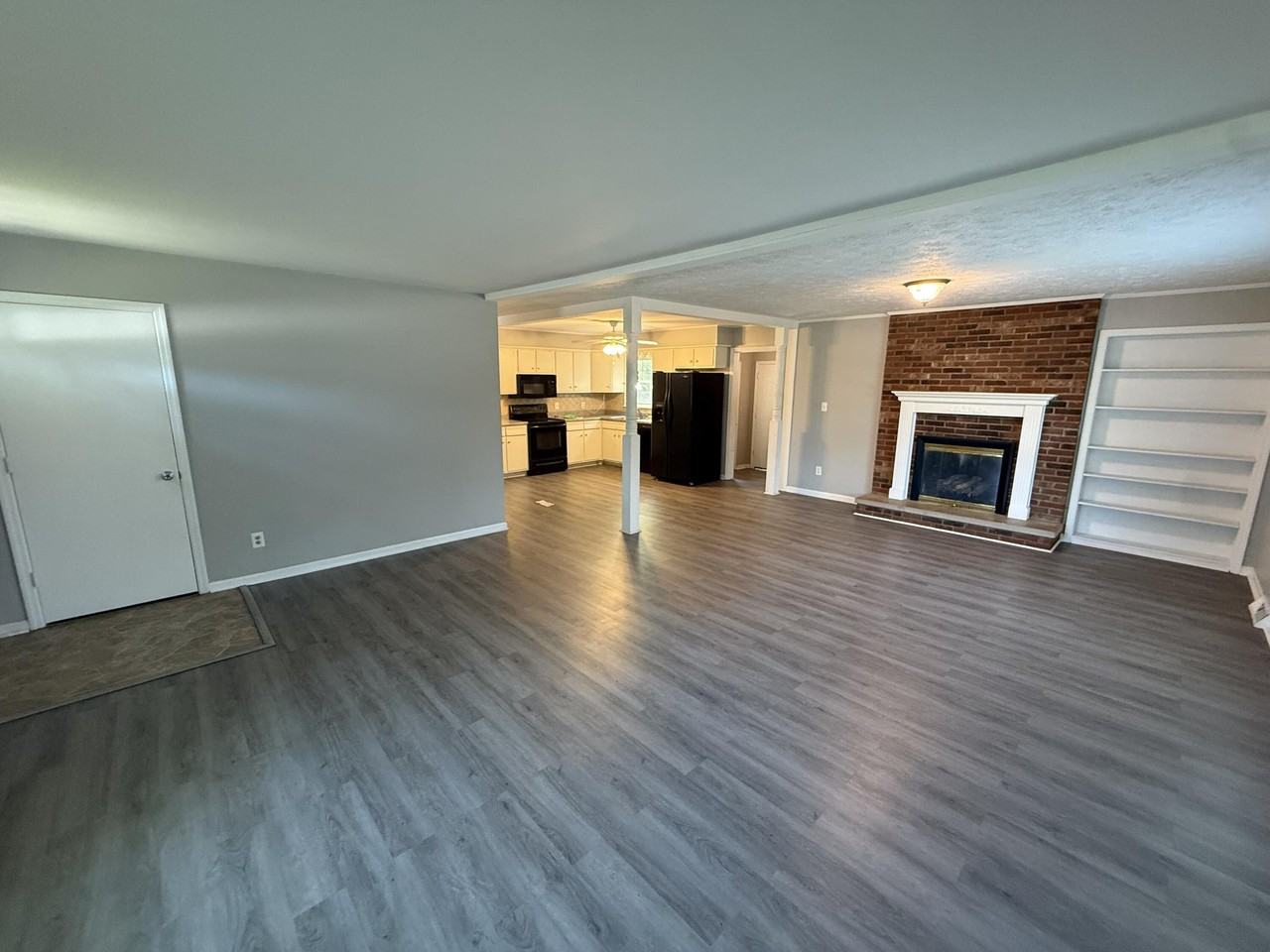 2266 Alexandria Dr - Photo 3 of 14