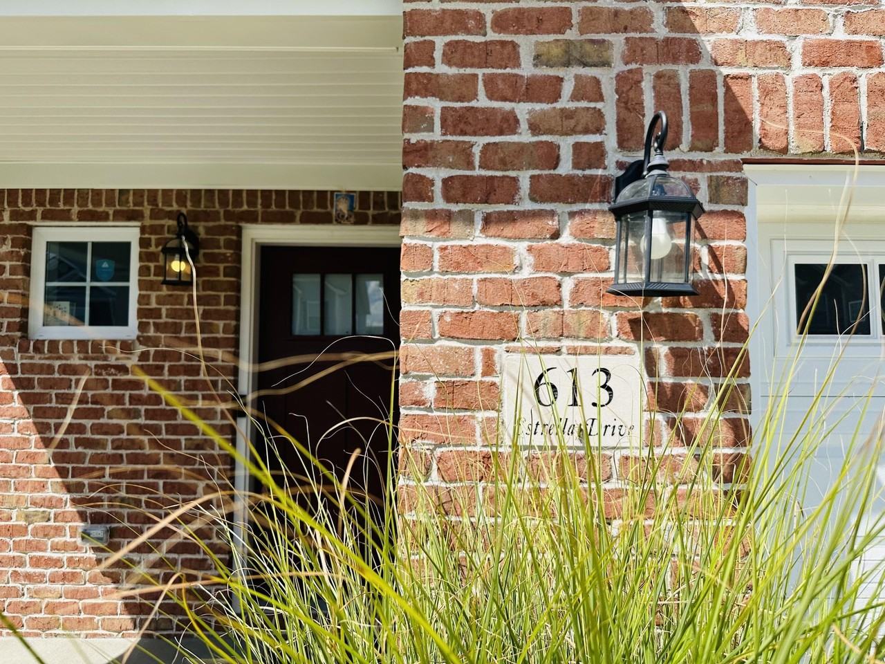 613 Estrella Dr - Photo 3 of 27