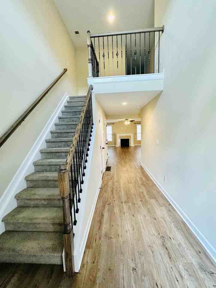 613 Estrella Dr - Photo 4 of 27