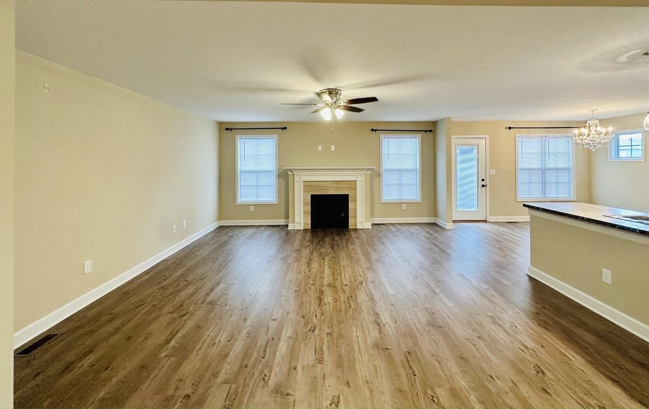 613 Estrella Dr - Photo 5 of 27