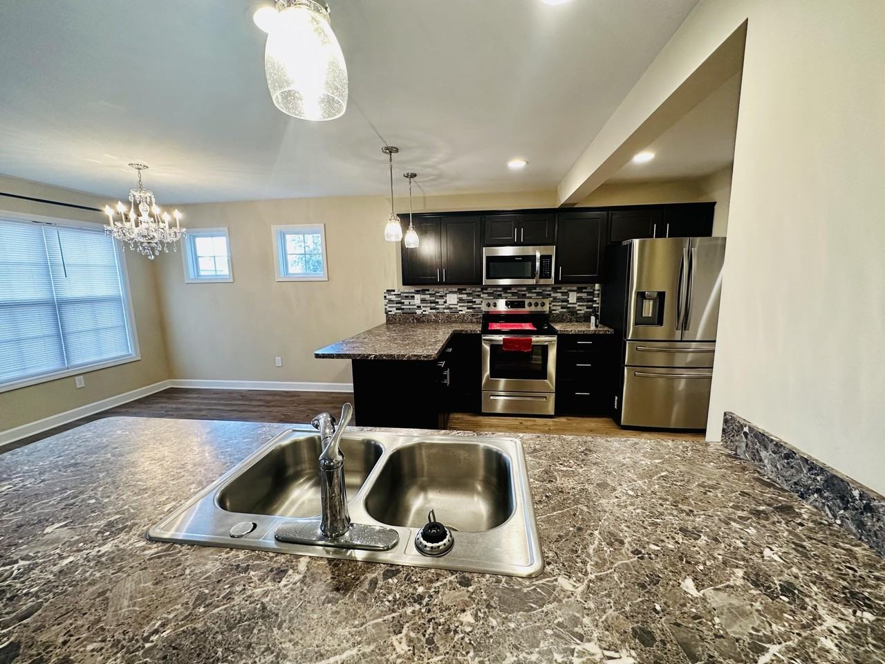 613 Estrella Dr - Photo 7 of 27