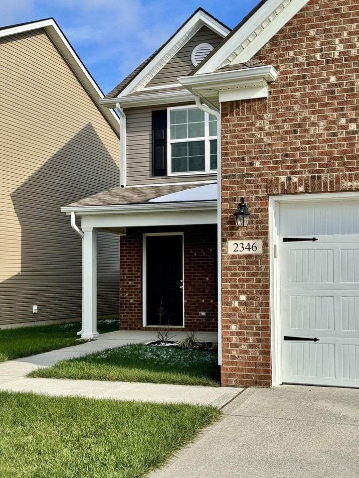 2346 Huntly Pl - Photo 3 of 50