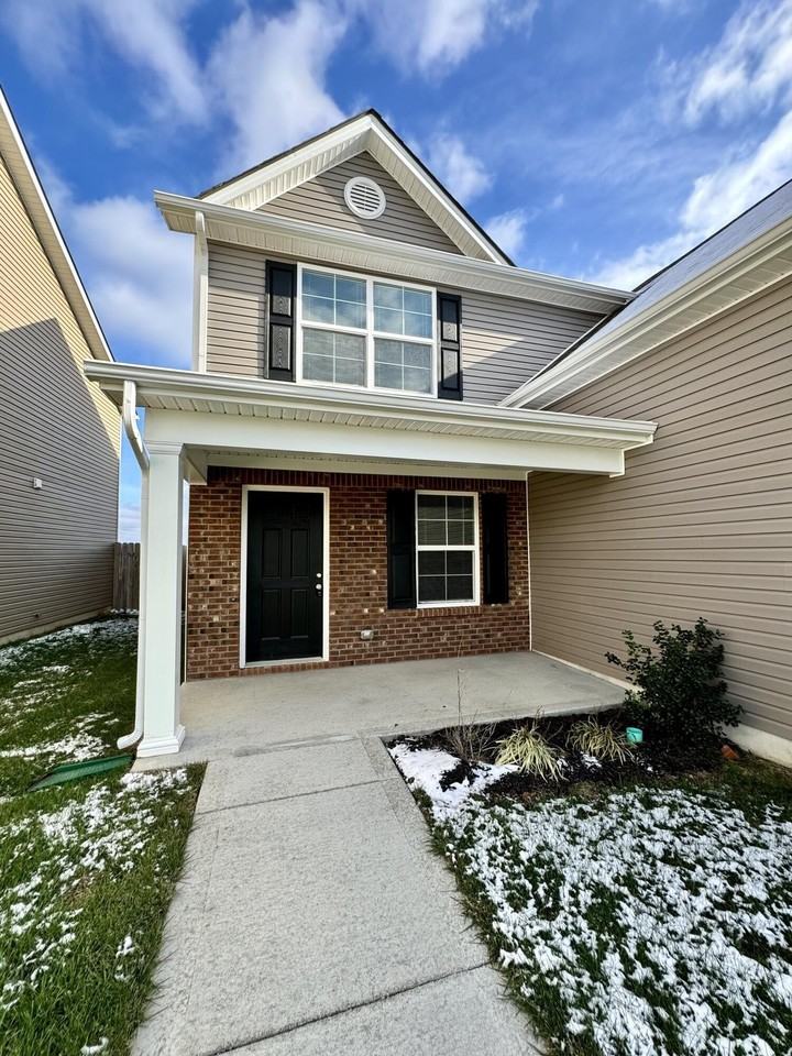 2346 Huntly Pl - Photo 4 of 50