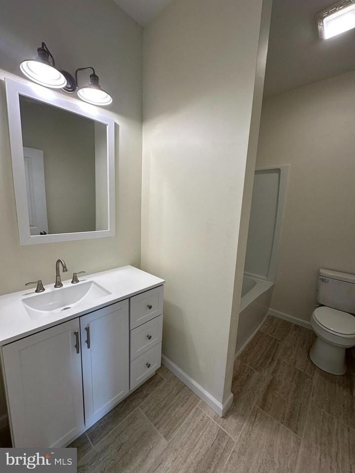 134 N Mechanic St - Photo 3 of 10