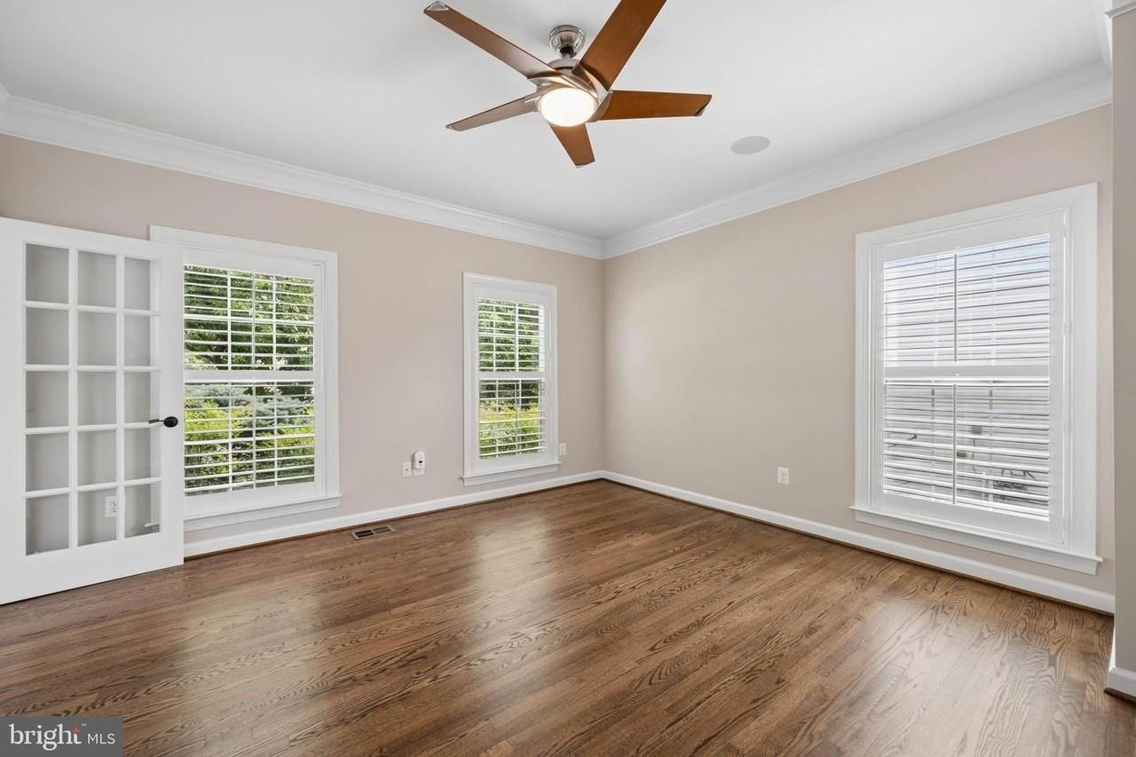 110 Bedrock Dr - Photo 4 of 50