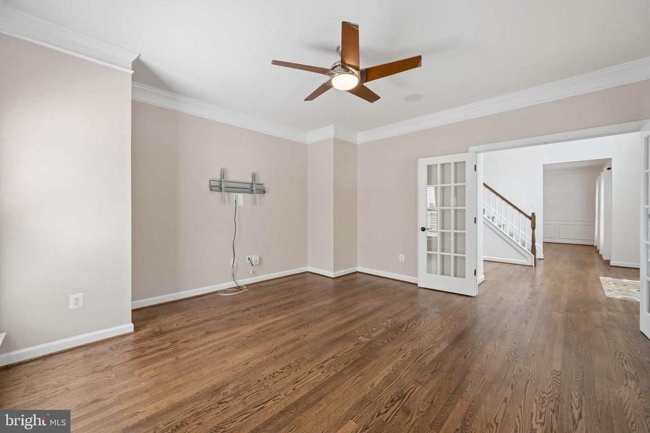 110 Bedrock Dr - Photo 5 of 50