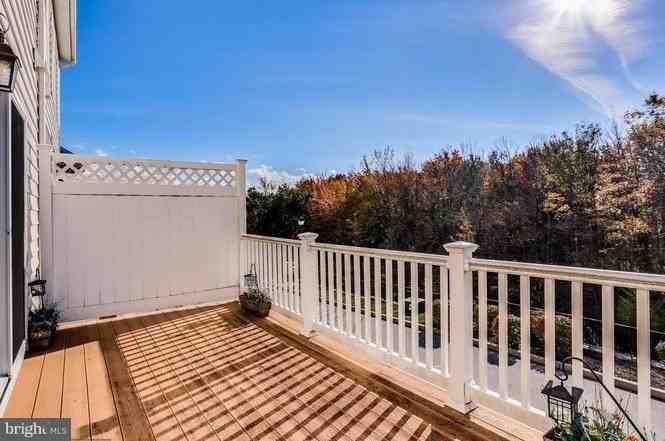 8621 Blue Smoke Ct - Photo 4 of 10