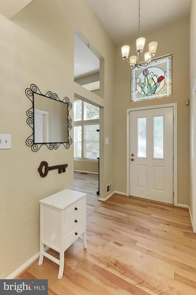9694 Poindexter Ct - Photo 3 of 36