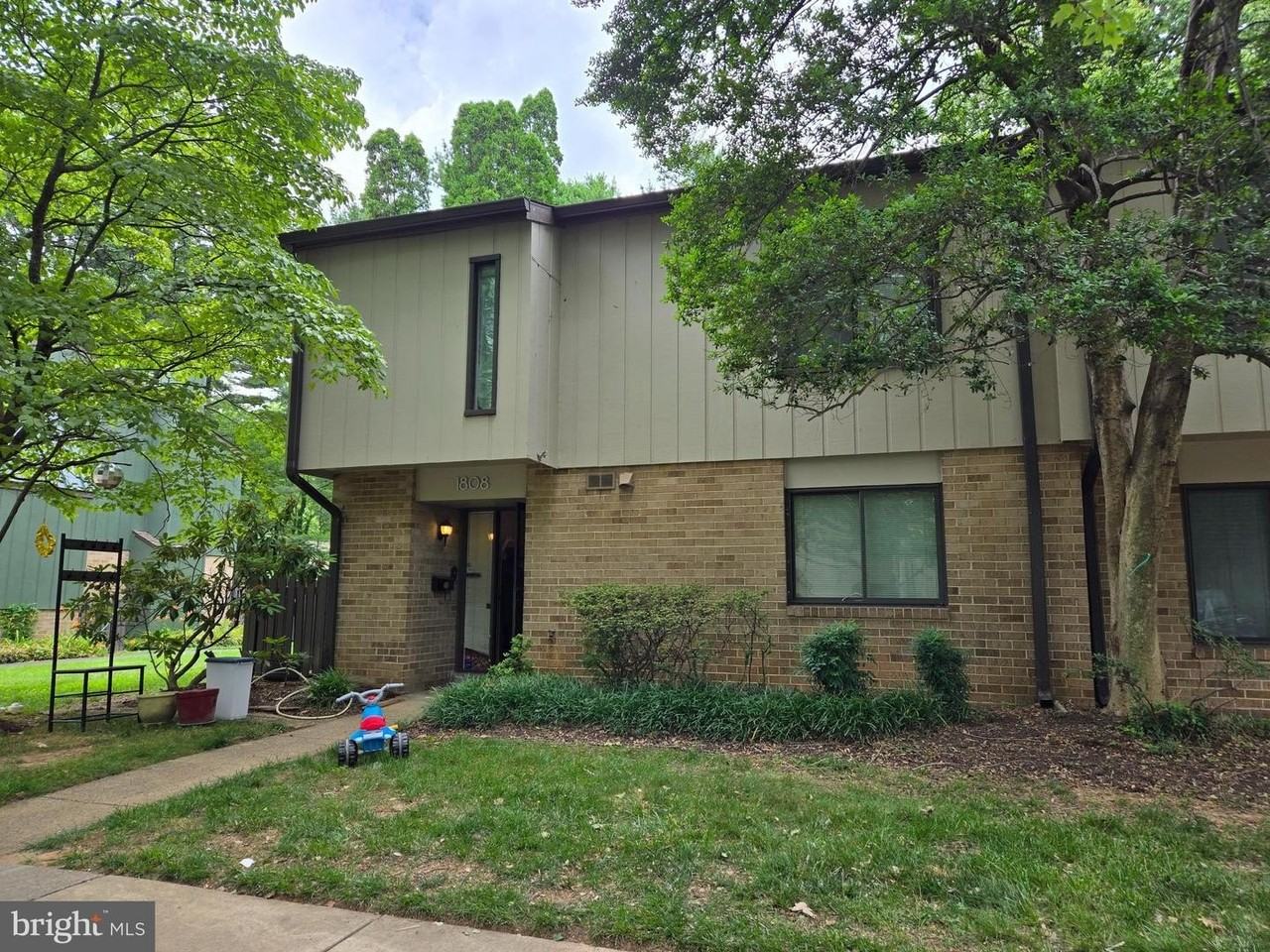 1808 Ivy Oak Sq - Photo 2 of 36