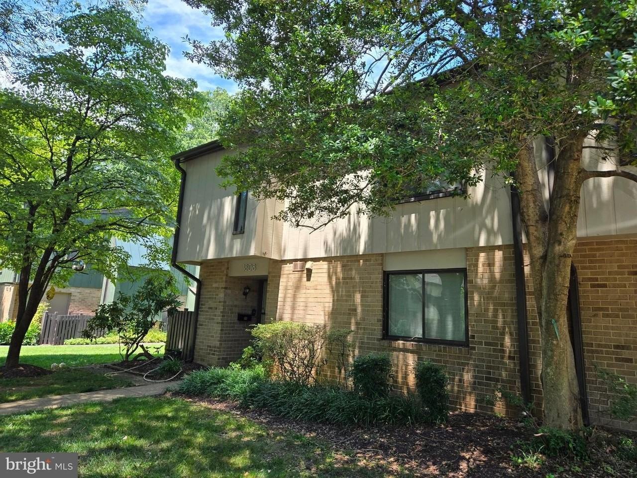 1808 Ivy Oak Sq - Photo 3 of 36