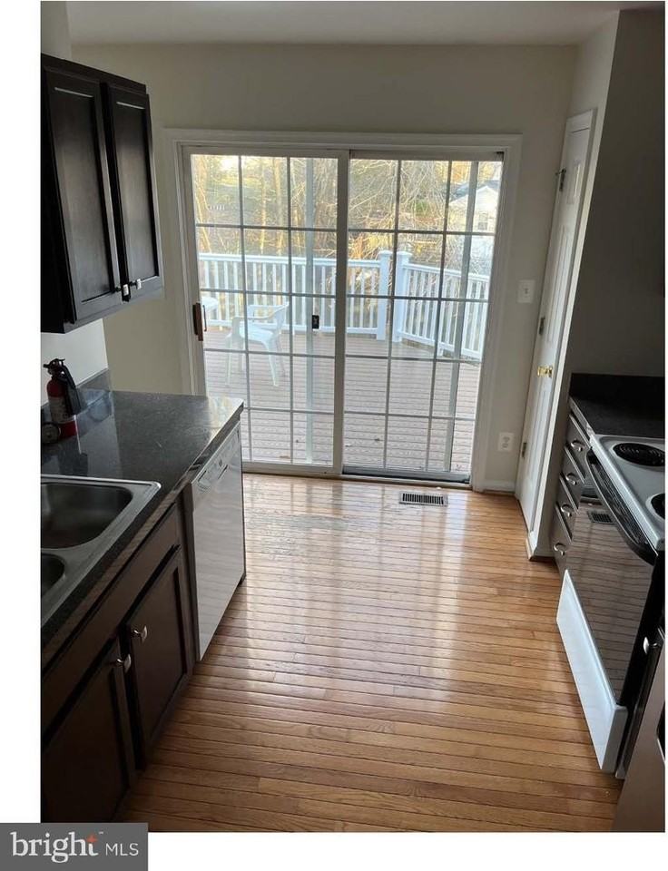 50 Boundary Dr - Photo 3 of 14