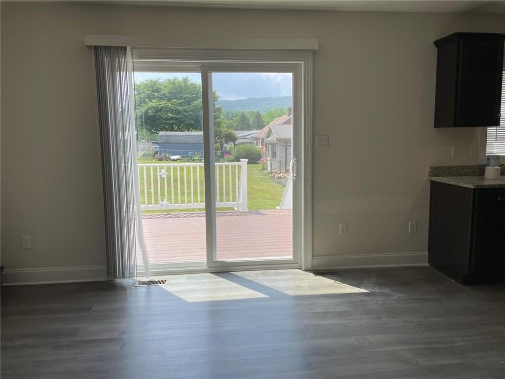 1610 Ravena St - Photo 5 of 18