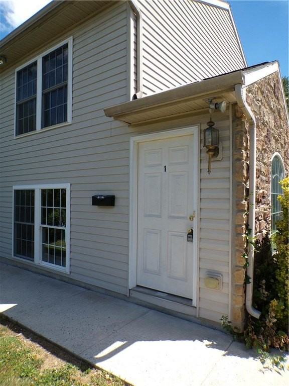 1624 W Whitehall St #1 - Photo 2 of 12