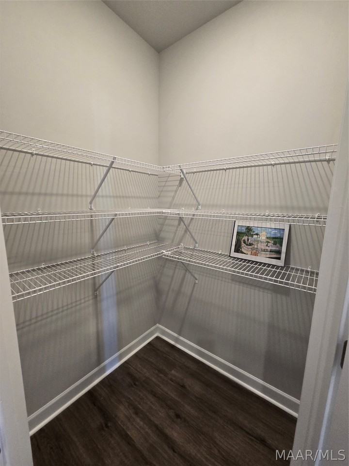 1010 Garden Ln - Photo 6 of 28