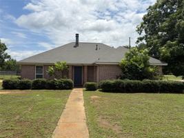 featured image of 803 Summer Ln
