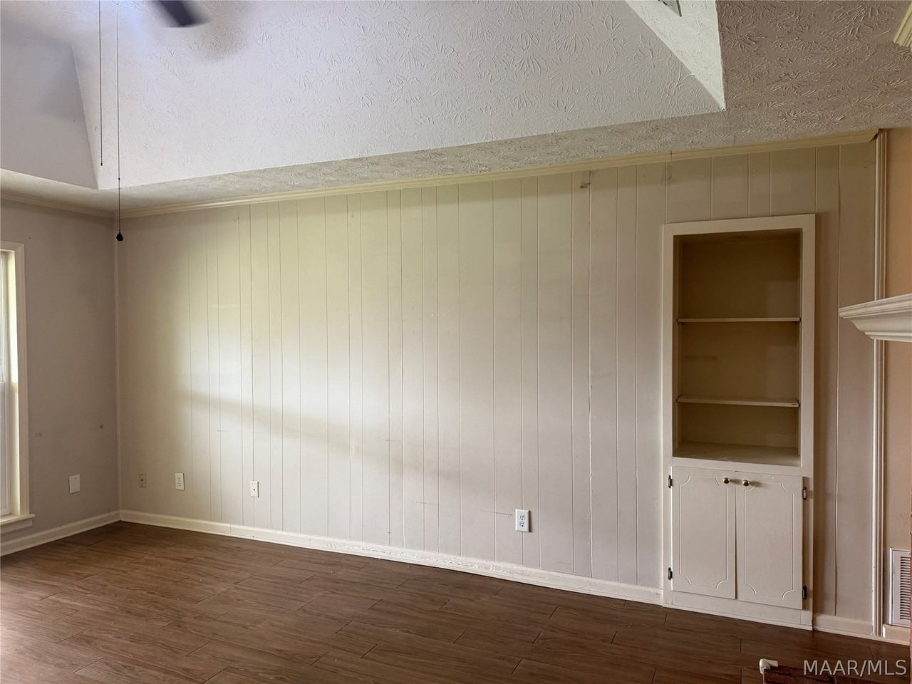 803 Summer Ln - Photo 6 of 25