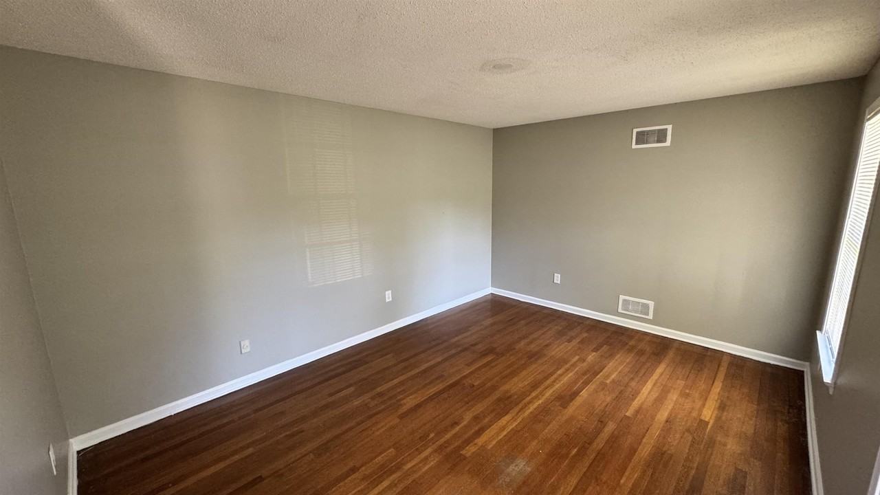4886 Judy Lynn Ave - Photo 2 of 21