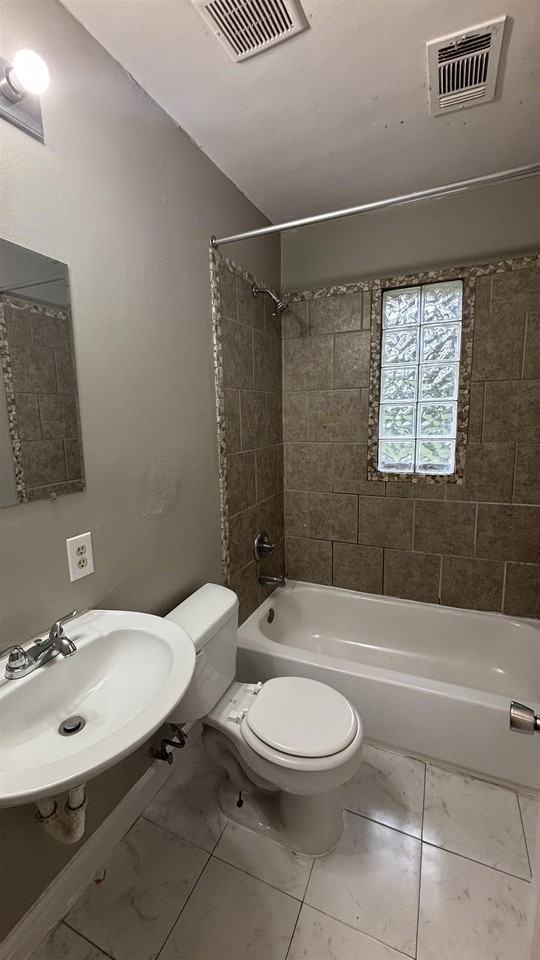 899 Chatwood St - Photo 4 of 11