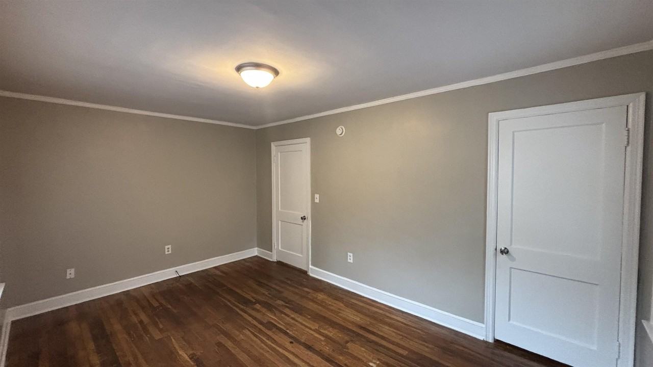 899 Chatwood St - Photo 7 of 11