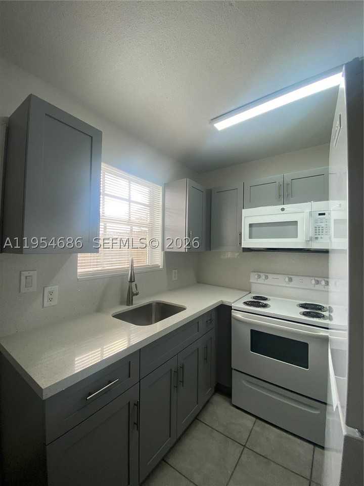 11350 Sw 3rd St #A - Photo 7 of 18