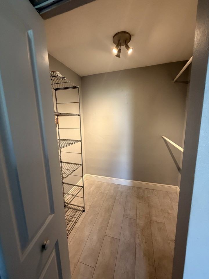 1607 Bay Rd #3D - Photo 3 of 8