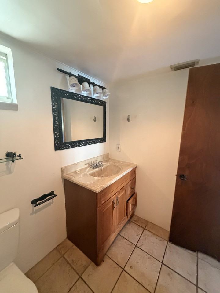 1607 Bay Rd #3D - Photo 6 of 8