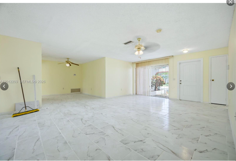 920 Nw 92nd Ave - Photo 6 of 8