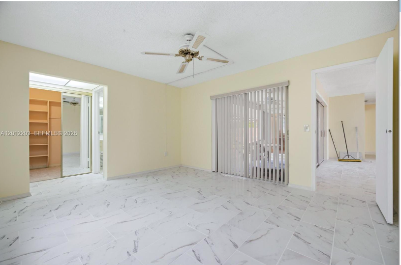 920 Nw 92nd Ave - Photo 7 of 8
