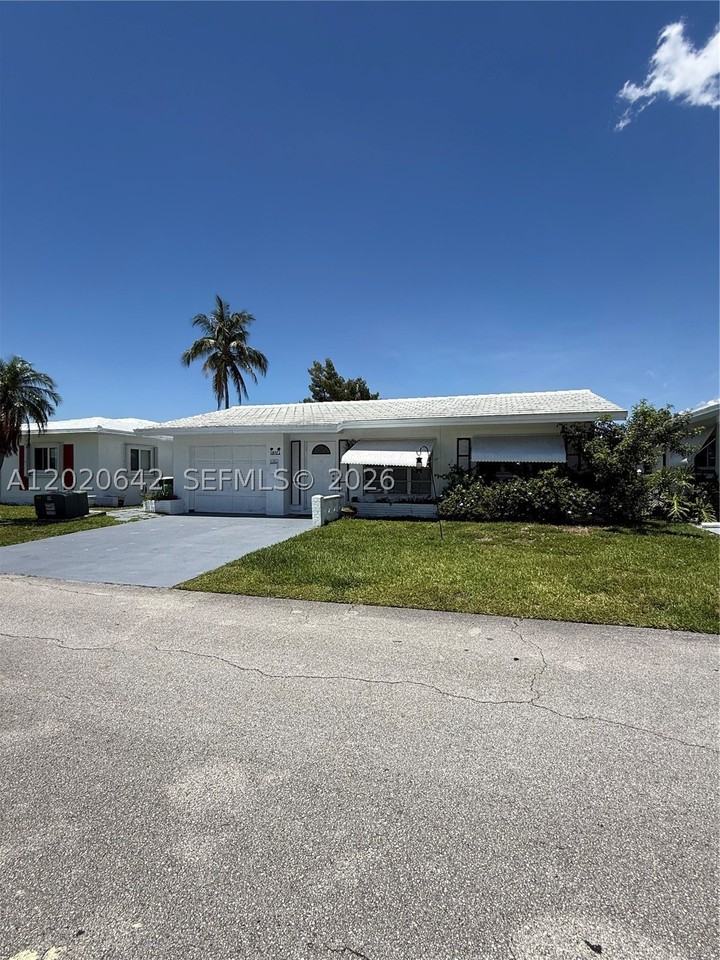 8107 Nw 58th Pl #8107 - Photo 2 of 3