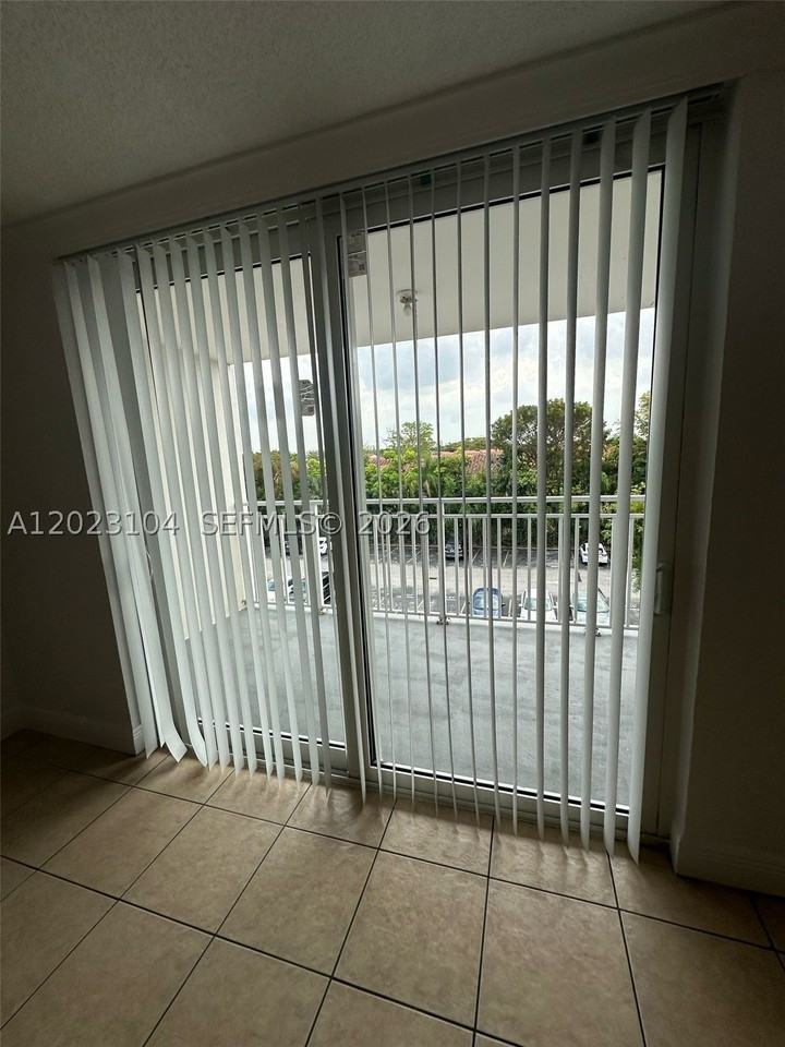 6930 Nw 186th St #1-408 - Photo 4 of 19