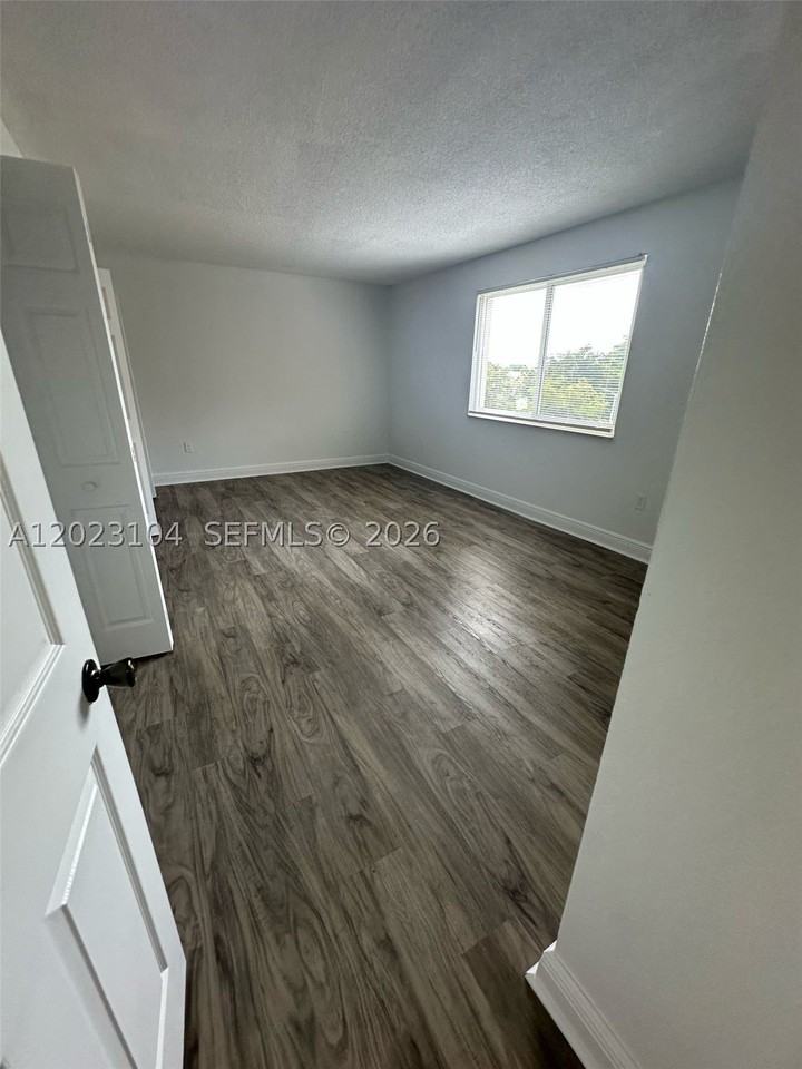 6930 Nw 186th St #1-408 - Photo 6 of 19
