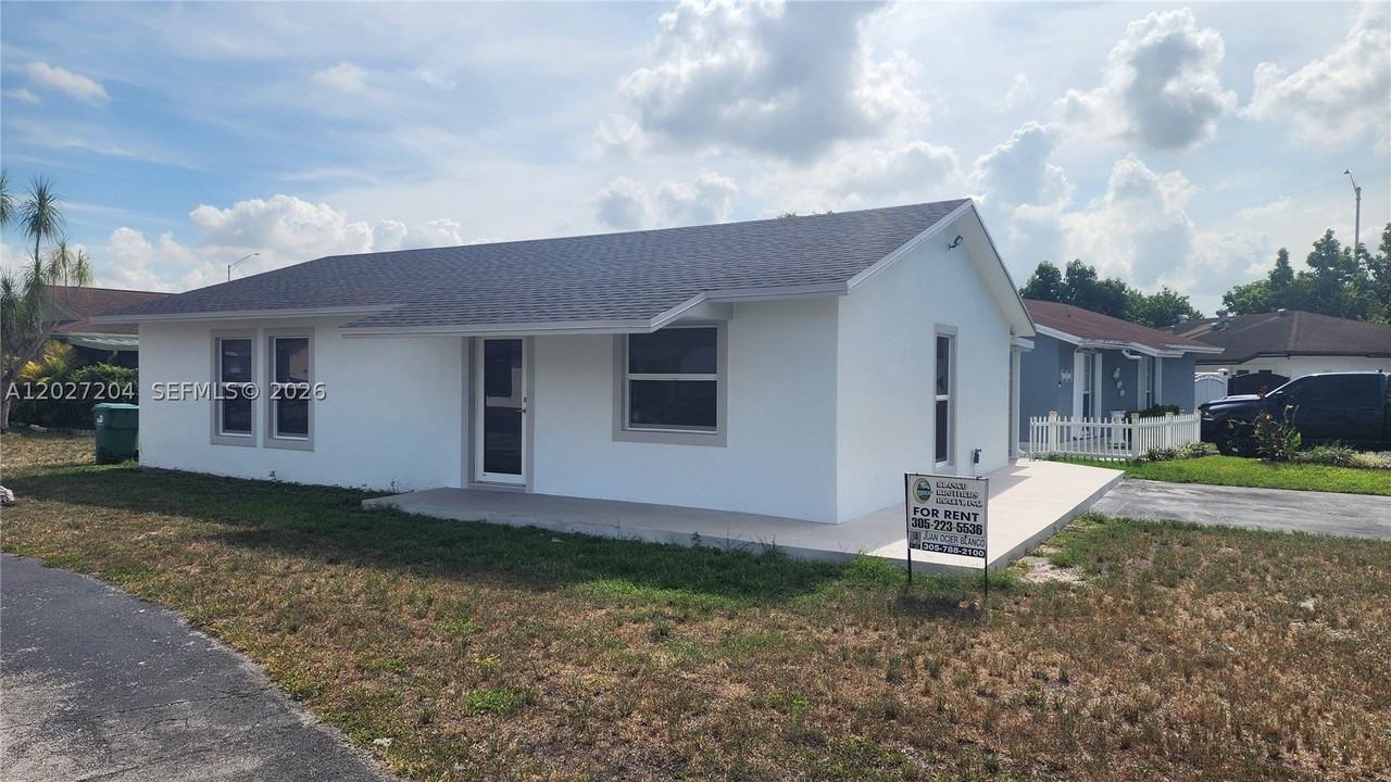 13741 Sw 46th Ter - Photo 2 of 47