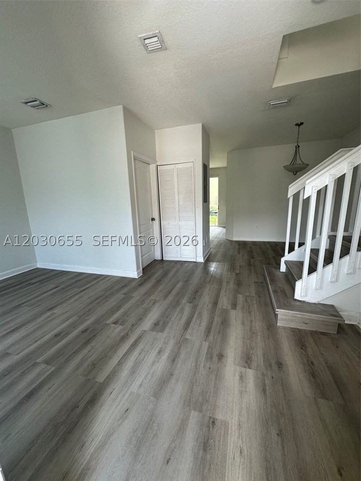 2330 Se 10th St #2330 - Photo 3 of 26