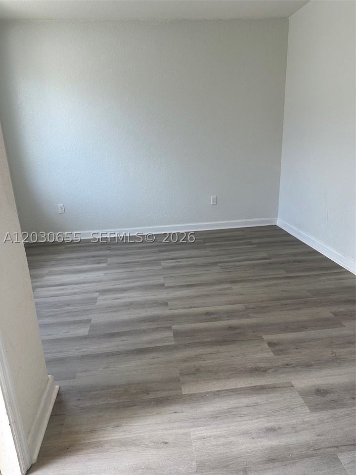 2330 Se 10th St #2330 - Photo 4 of 26